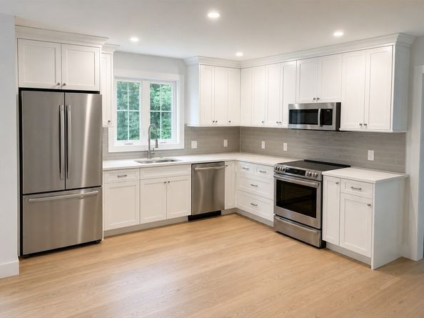 15 Mount Auburn St, Hopkinton MA 01748