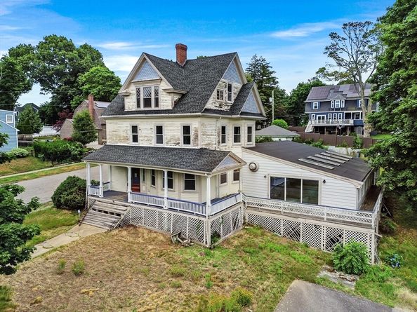 33 High St, Stoneham MA 02180