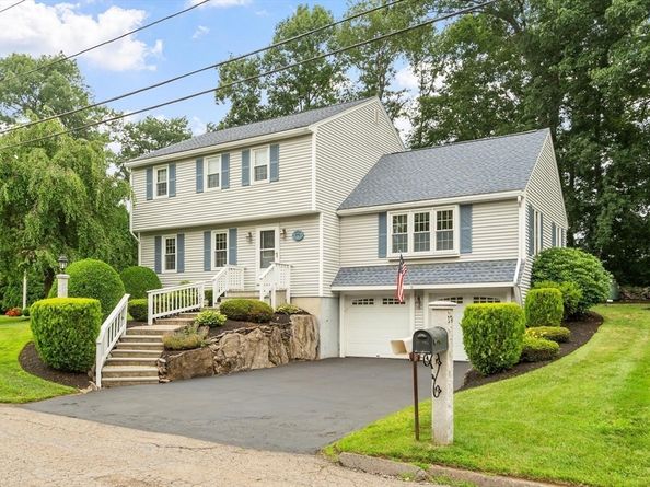 170 Jamestown Rd, Leominster MA 01453