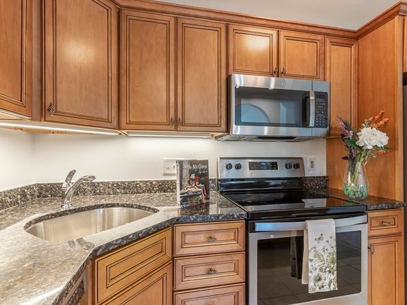 600 Brookside Drive M, Andover MA 01810