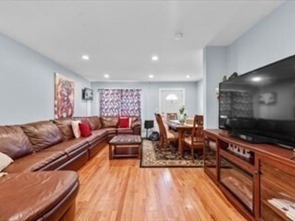 115 Ames St, Brockton MA 02302