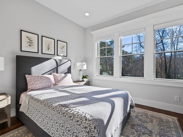 36 Oakridge Rd, Wellesley MA 02481