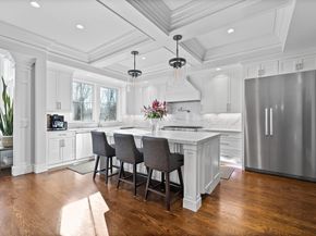 36 Oakridge Rd, Wellesley MA 02481
