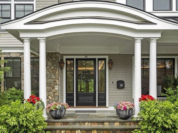 36 Oakridge Rd, Wellesley MA 02481