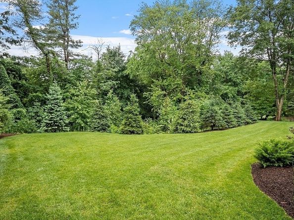 36 Oakridge Rd, Wellesley MA 02481