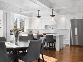 36 Oakridge Rd, Wellesley MA 02481