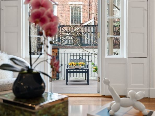 41 Chestnut St, Boston MA 02108