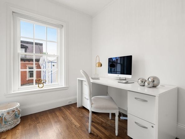 41 Chestnut St, Boston MA 02108