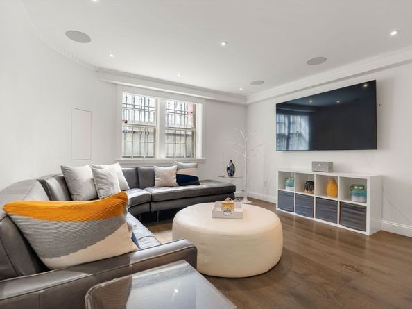 41 Chestnut St, Boston MA 02108