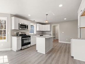 13R Pine Hill Way 13, Harvard MA 01451