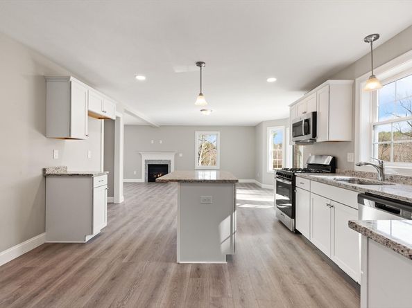 13R Pine Hill Way 13, Harvard MA 01451