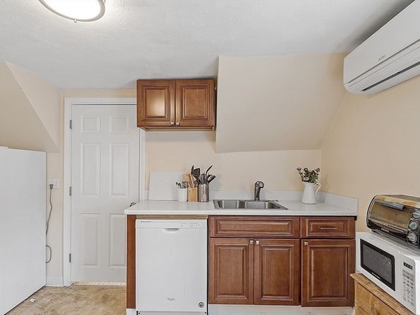 59 Germain Ave, Quincy MA 02169