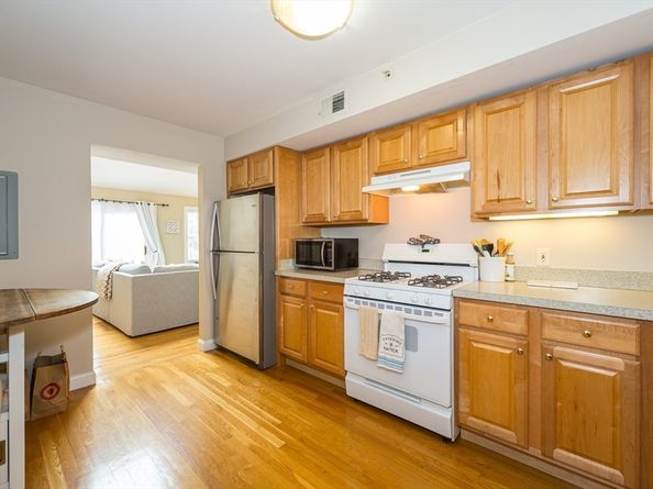 43 N Main St, Natick MA 01760