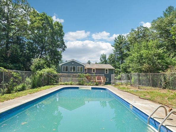 25 Mill Rd, Wilmington MA 01887