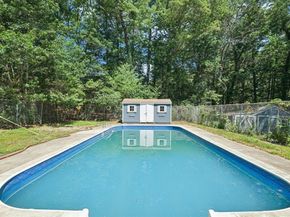 25 Mill Rd, Wilmington MA 01887