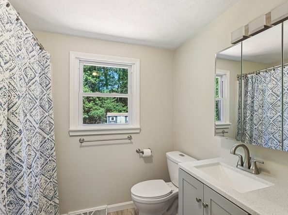 25 Mill Rd, Wilmington MA 01887
