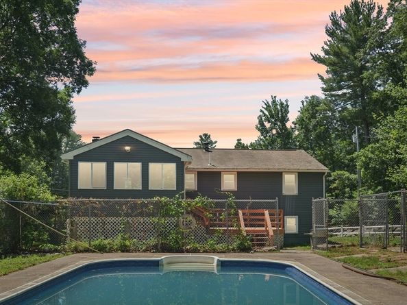 25 Mill Rd, Wilmington MA 01887
