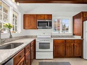 13 Kenilworth Road, Shrewsbury MA 01545