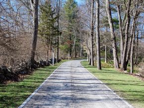 401 Sandy Valley Rd, Westwood MA 02090