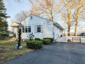95 Saint Nicholas Avenue, Worcester MA 01606