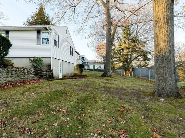 95 Saint Nicholas Avenue, Worcester MA 01606