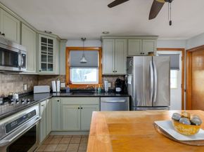 95 Saint Nicholas Avenue, Worcester MA 01606