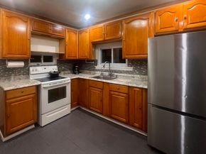 6 Gates Avenue, Marlborough MA 01752