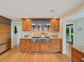 56 Chapel St, Duxbury MA 02332