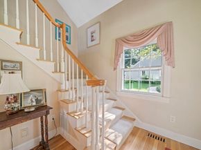 56 Chapel St, Duxbury MA 02332