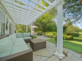 56 Chapel St, Duxbury MA 02332