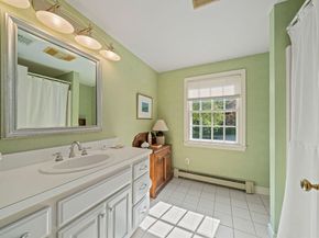 56 Chapel St, Duxbury MA 02332