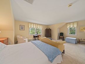 56 Chapel St, Duxbury MA 02332