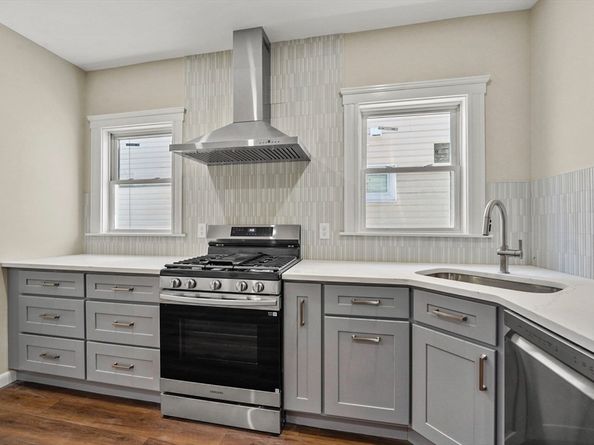 18 Lyon St 2, Boston MA 02122