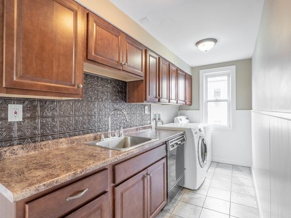 311 Plantation St, Worcester MA 01604