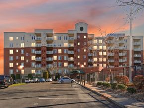 36 Village 506, Middleton MA 01949