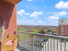 36 Village 506, Middleton MA 01949