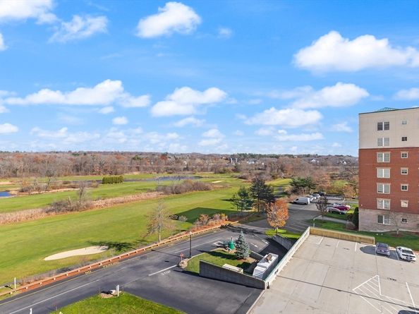 36 Village 506, Middleton MA 01949