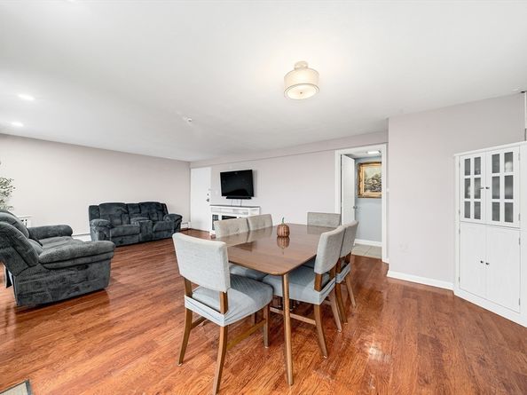 75 Edgelawn Ave 1, North Andover MA 01845