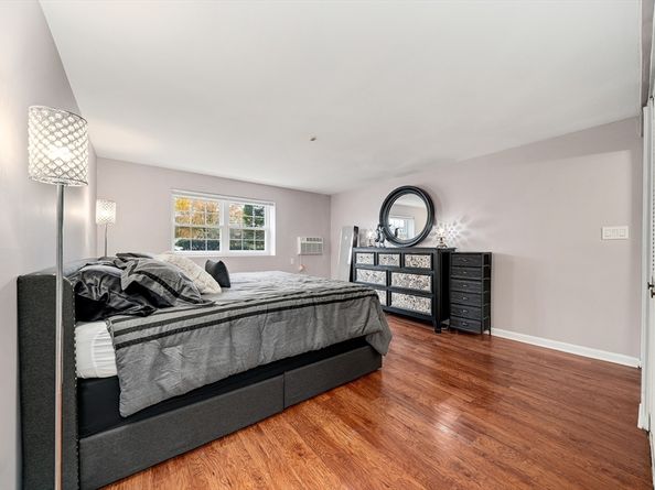 75 Edgelawn Ave 1, North Andover MA 01845