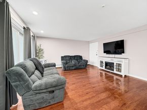 75 Edgelawn Ave 1, North Andover MA 01845