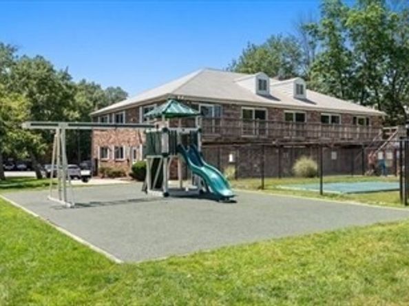 75 Edgelawn Ave 1, North Andover MA 01845