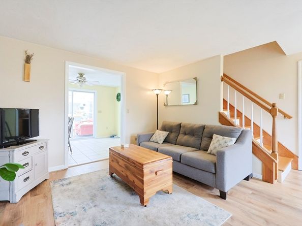 75 Lake St, Uxbridge MA 01569