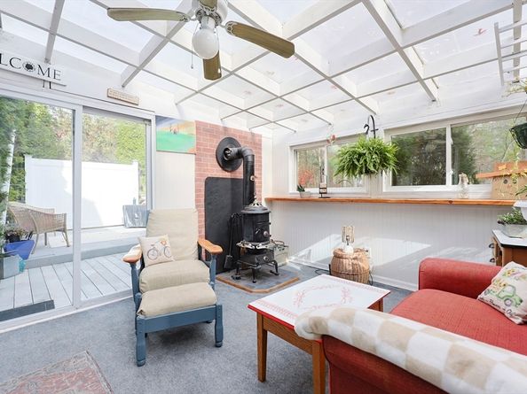 75 Lake St, Uxbridge MA 01569