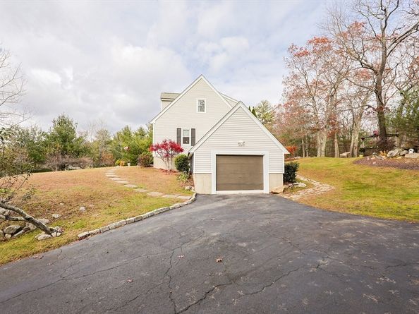 75 Lake St, Uxbridge MA 01569