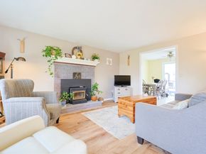 75 Lake St, Uxbridge MA 01569