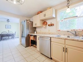 75 Lake St, Uxbridge MA 01569