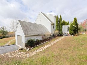 75 Lake St, Uxbridge MA 01569