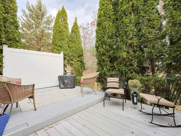 75 Lake St, Uxbridge MA 01569