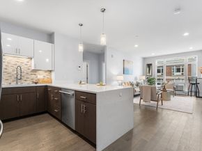 2 Cliveden St 405E, Quincy MA 02169