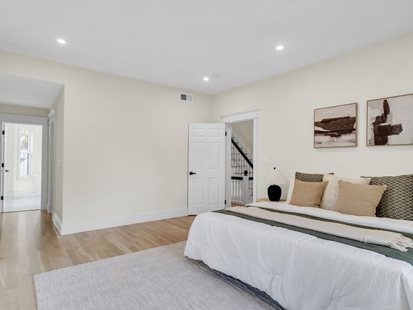 686 Centre St, Newton MA 02458